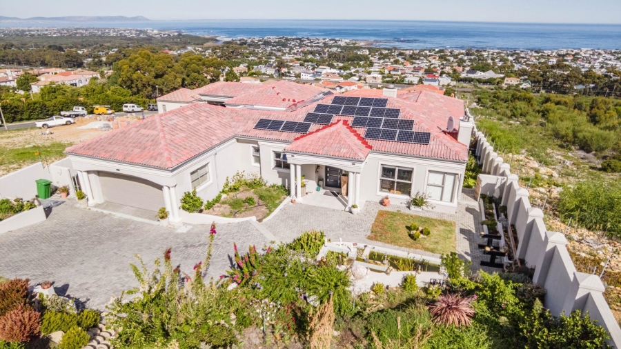 4 Bedroom Property for Sale in Berghof Western Cape